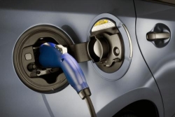 Ekspert: samochody elektryczne nie prześcigną spalinowych przez wiele lat