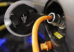 Europa chce jednolitego systemu ładowania samochodów elektrycznych już w 2011r