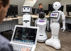 Rośnie rynek robotów humanoidalnych