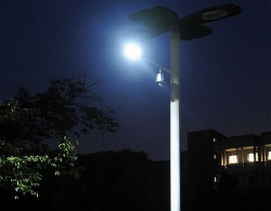 Sola LED - uliczna oprawa oświetleniowa na baterie słoneczne
