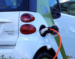 Lidl Polska uruchamia punkty ładowania samochodów elektrycznych