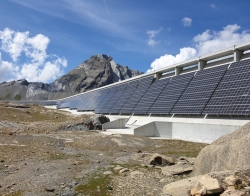 AlpinSolar - największa górska elektrownia PV w Szwajcarii już w pełni gotowa do działania