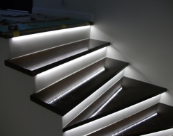 Inteligentne oświetlenie schodów