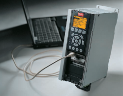 Przetwornice częstotliwości VLT® AutomationDrive teraz dostępne dla 690V