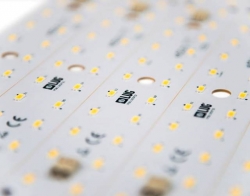 Pierwsze komponenty LED z nowej linii produkcyjnej LUG Light Factory