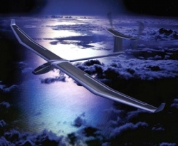 Solarny samolot jest już w Paryżu