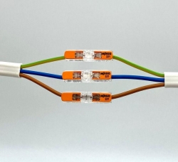 WAGO przedstawia nową złączkę instalacyjną z dźwigniami 221 Inline do łączenia przelotowego dwóch przewodów