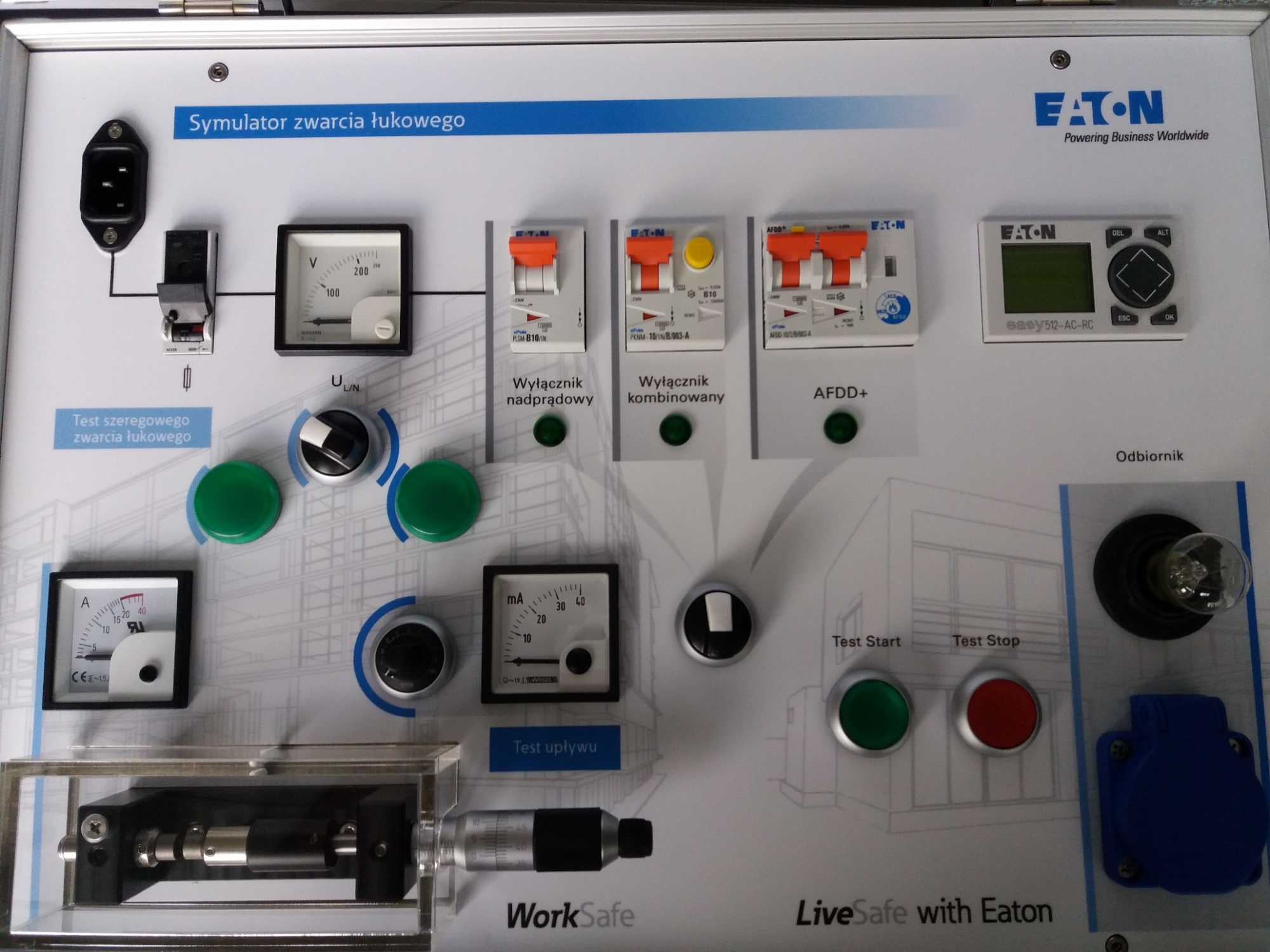 Symulator zwarcia łukowego. Jak testować przeciwpożarowe detektory iskrzenia AFDD firmy EatonSymulator zwarcia łukowego. Jak testować przeciwpożarowe detektory iskrzenia AFDD firmy Eaton