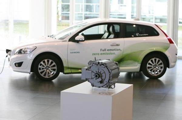 Siemens rozpoczął współpracę z Volvo przy seryjnej produkcji modelu C30 z napędem elektrycznym. Siemens rozpoczął współpracę z Volvo przy seryjnej produkcji modelu C30 z napędem elektrycznym.