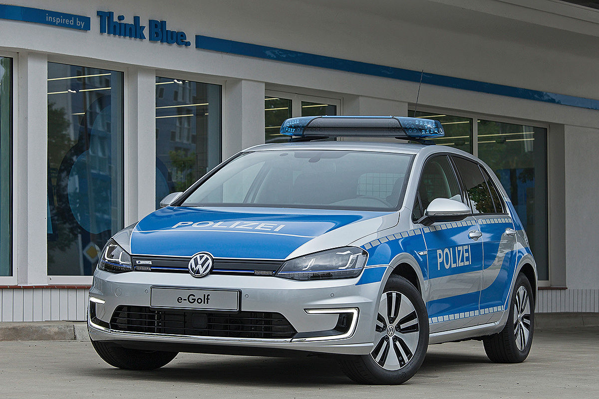 e-Golf: zużycie energii elektrycznej w kWh/100 km: 12,7 (w cyklu mieszanym), emisja CO2 w g/km: 0 (w cyklu mieszanym); klasa efektywności A+ e-Golf: zużycie energii elektrycznej w kWh/100 km: 12,7 (w cyklu mieszanym), emisja CO2 w g/km: 0 (w cyklu mieszanym); klasa efektywności A+