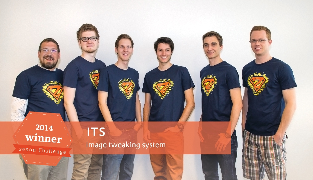 Dumni zwycięzcy zenon Challenge 2014 &ndash; zesp&oacute;ł ITS (Image Tweaking System z Uniwersytetu Nauk Stosowanych w Salzburgu) &ndash; cieszą się z wygranych nagr&oacute;d, czyli czeku o łącznej wartości 1000 euro, uprawniającego do wstępu na imprezę zenon Challenge, oraz kamery Sony Action Cam.