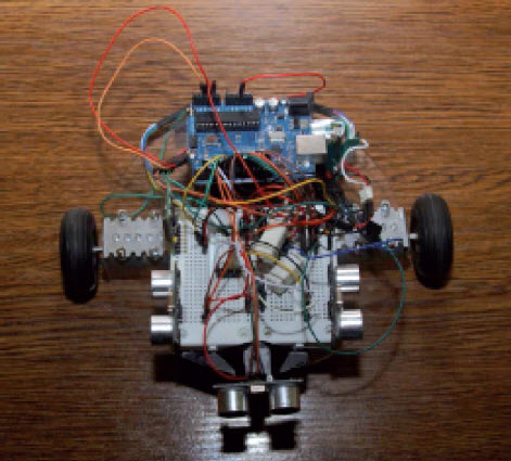 Rys. 4. Prototyp mobilnej platformy wykorzystywanej do badań algorytmów poszukiwania drogi Rys. 4. Prototyp mobilnej platformy wykorzystywanej do badań algorytmów poszukiwania drogi