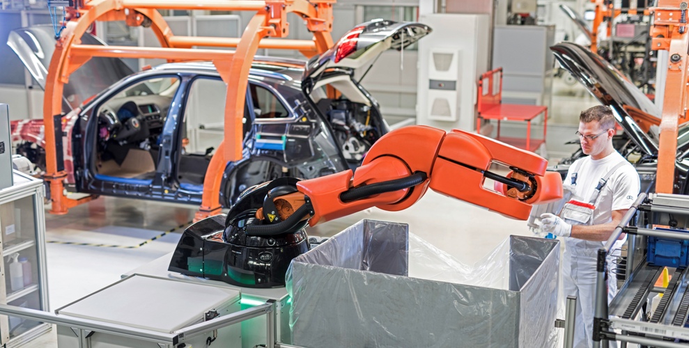 Wsp&oacute;łpraca człowiek-robot w procesie produkcyjnym Audi
