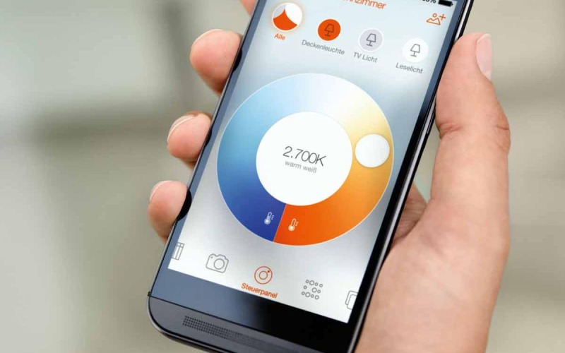 Sterowanie oświetleniem z Osram Lightify jest niezwykle proste i może odbywać się z dowolnego miejsca przy pomocy specjalnie dedykowanej aplikacji w smartfonie lub tablecie. Sterowanie oświetleniem z Osram Lightify jest niezwykle proste i może odbywać się z dowolnego miejsca przy pomocy specjalnie dedykowanej aplikacji w smartfonie lub tablecie.