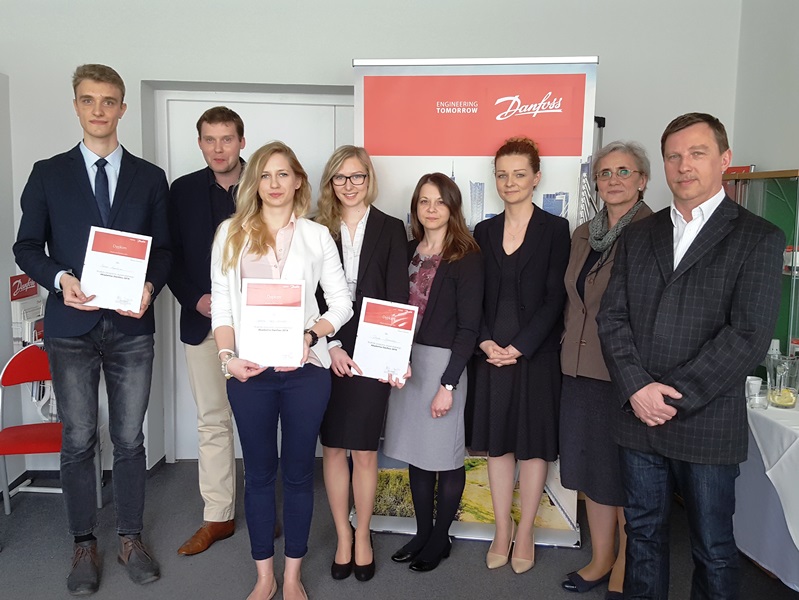 Finaliści AD z woj. mazowieckiego i przedstawiciele komisji rekrutacyjnej Finaliści AD z woj. mazowieckiego i przedstawiciele komisji rekrutacyjnej.jpg