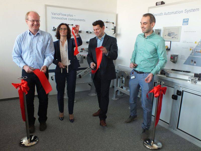 Otwarcie laboratorium szkoleniowego napędów i sterowań elektrycznych w firmie Bosch Rexroth Sp. z o.o., które miało miejsce w dniu 20.04.2016 Otwarcie laboratorium szkoleniowego napędów i sterowań elektrycznych w firmie Bosch Rexroth Sp. z o.o., które miało miejsce w dniu 20.04.2016