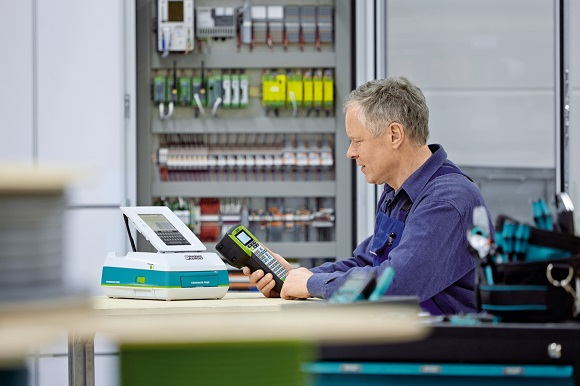 Mobilne drukarki Thermofox i Thermomark Prime są proste w użyciu nawet w złożonych projektach. Mobilne drukarki Thermofox i Thermomark Prime są proste w użyciu nawet w złożonych projektach.