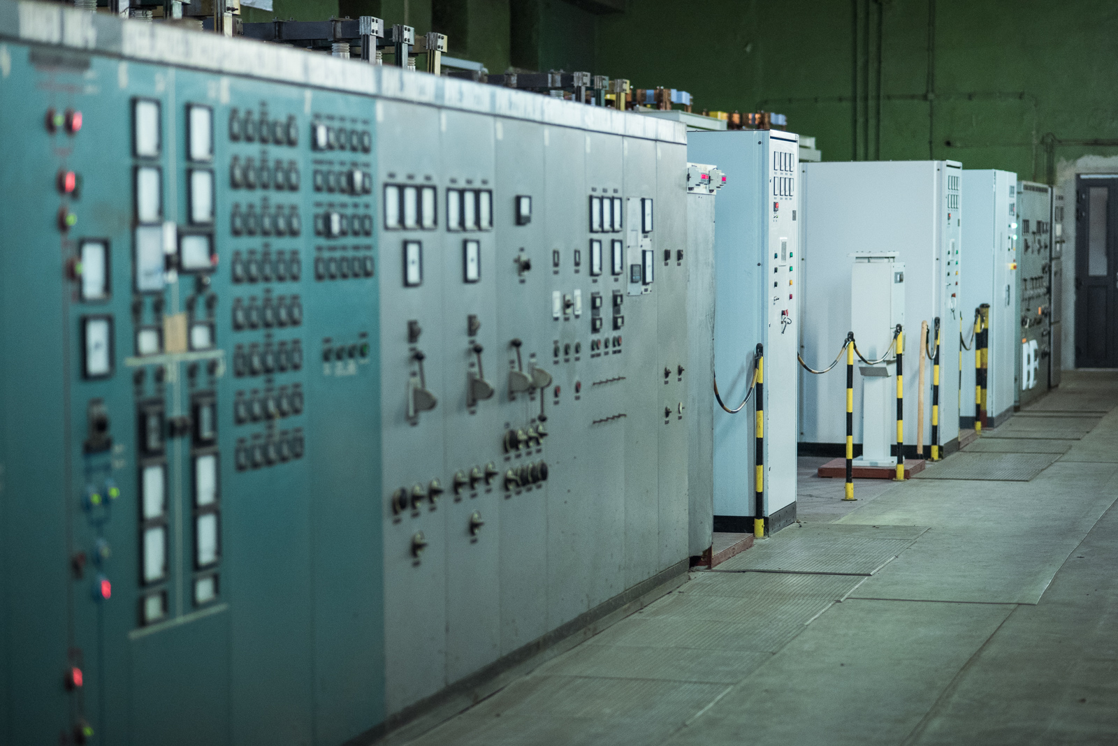 Dwa nowe zespoły prostownikowe w Dziale Elektrolizy Cynku Zakład&oacute;w G&oacute;rniczo-Hutniczych &bdquo;Bolesław&rdquo; w Bukownie