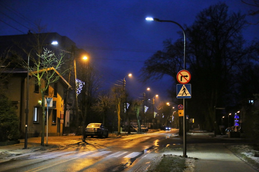Bezpieczne przejście dla pieszych w Pucku zrealizowane przez Energa Oświetlenie Bezpieczne przejście dla pieszych w Pucku zrealizowane przez Energa OświetlenieBezpieczne przejście dla pieszych w Pucku zrealizowane przez Energa Oświetlenie