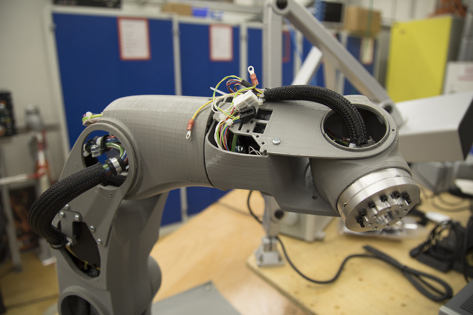 KUKA produkuje części do robot&oacute;w na drukarkach 3D MakerBot Z18