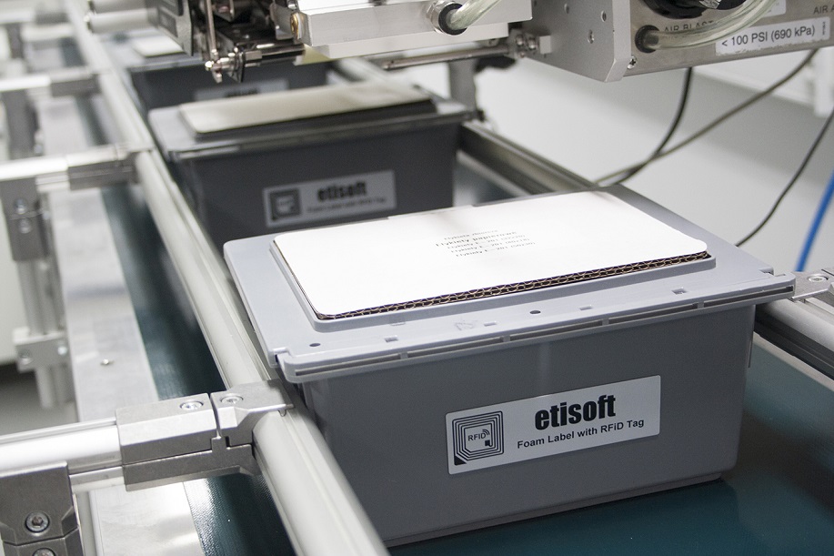 Etykieta RFID na produkcie Etykieta RFID na produkcie
