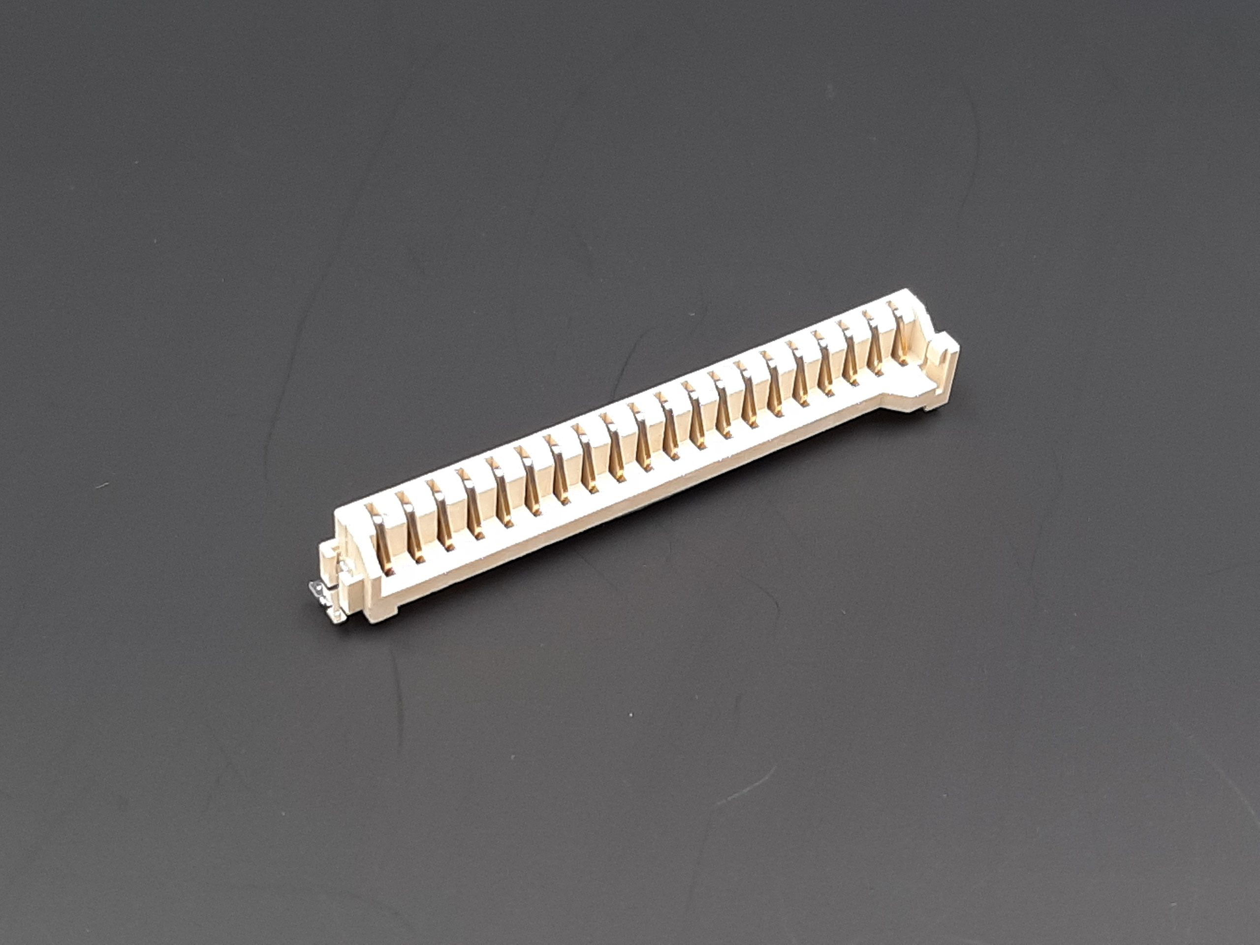 Złącza Clipzin™ oferują unikalny, półtrwały sposób montażu jednej płytki drukowanej na drugiej Złącza Clipzin™ oferują unikalny, półtrwały sposób montażu jednej płytki drukowanej na drugiej