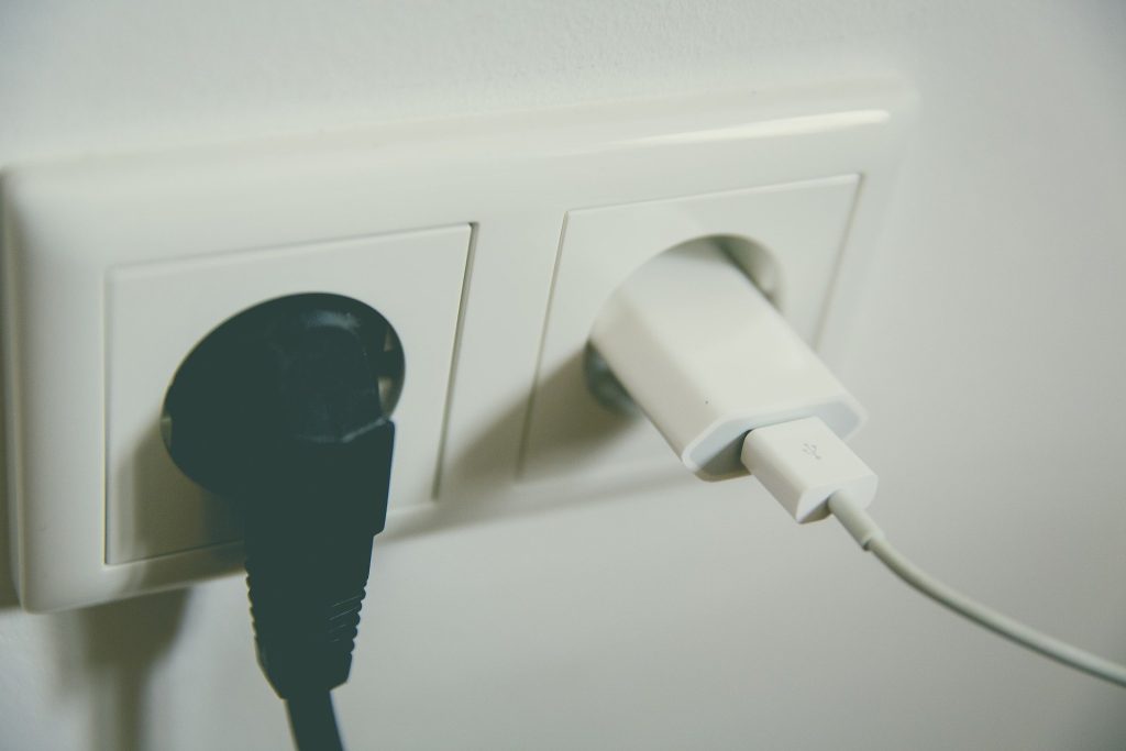 W jaki sposób możemy oszczędzać energię elektryczną? Poznaj 5 prostych sposobów!