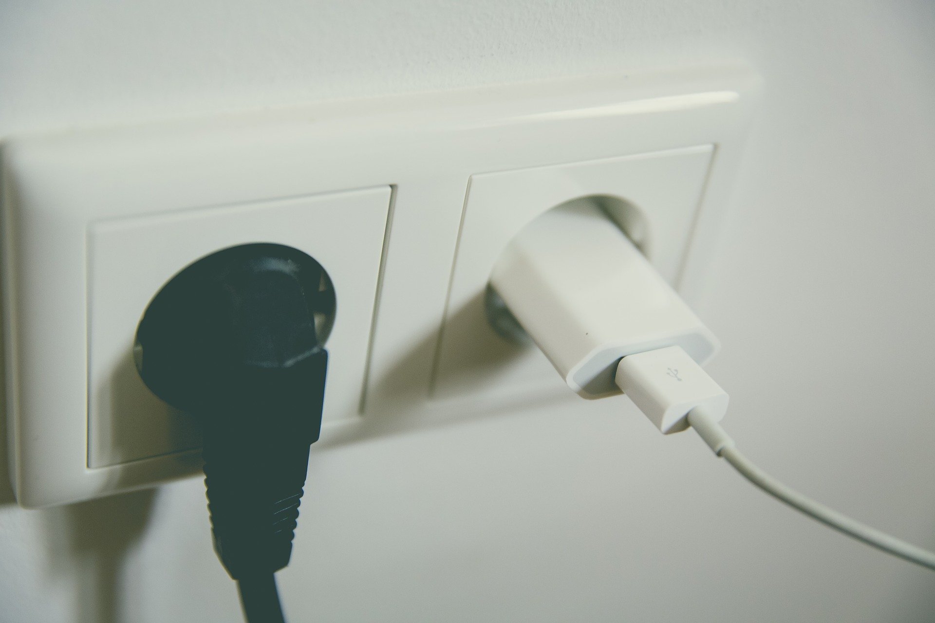 W jaki sposób możemy oszczędzać energię elektryczną? Poznaj 5 prostych sposobów!