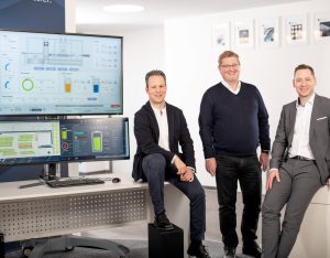 CMO Phillip Werr, CEO i założyciel Thomas Punzenberger oraz CSO Stefan Reuther (od lewej) są zadowoleni z udanego roku finansowego.