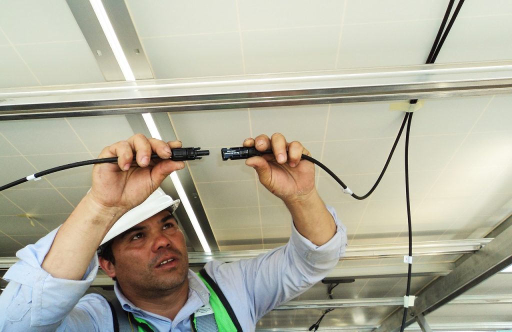 Inżynier elektryk praca instalacje fotowoltaiczne