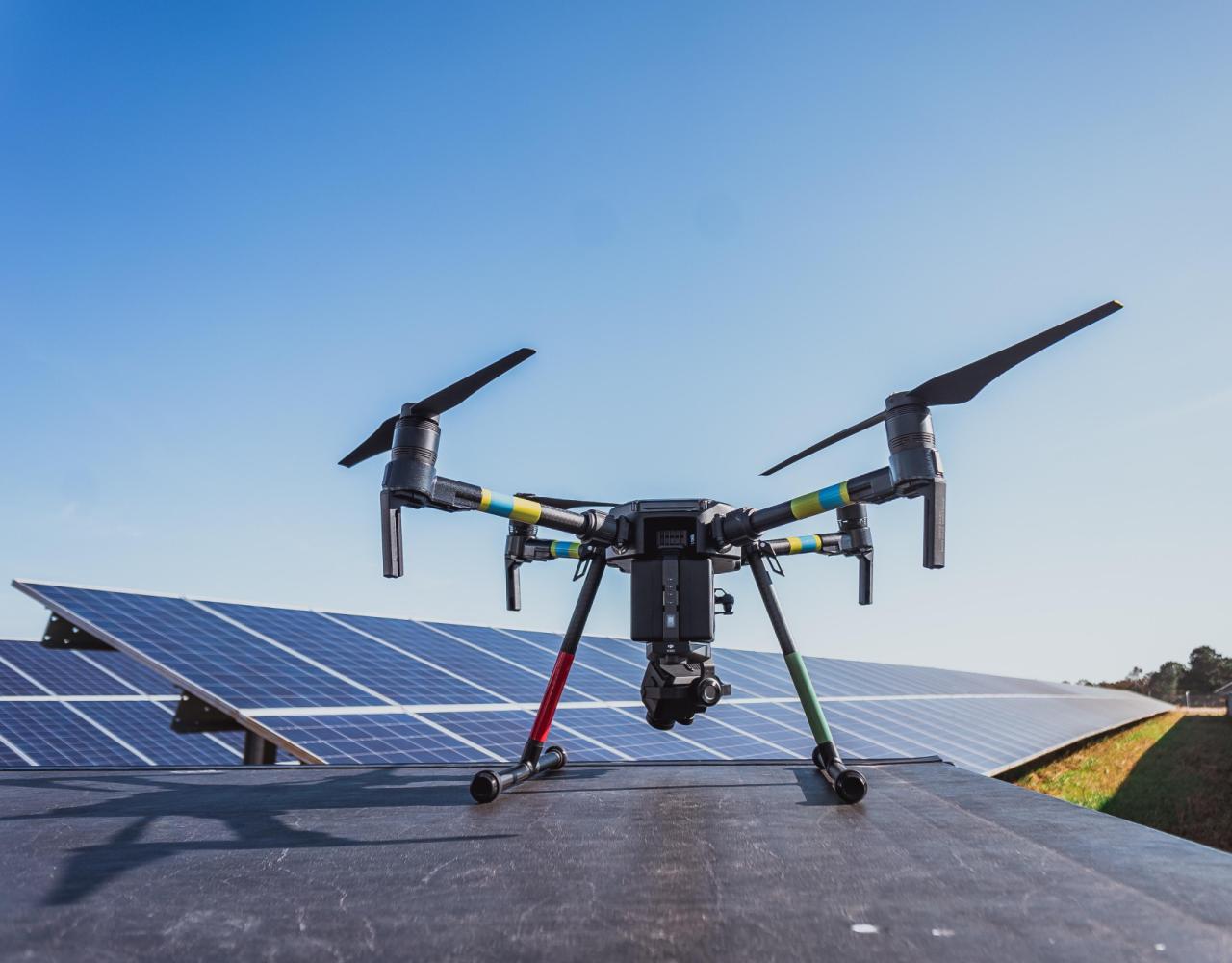 Dron do inspekcji instalacji fotowoltaicznej