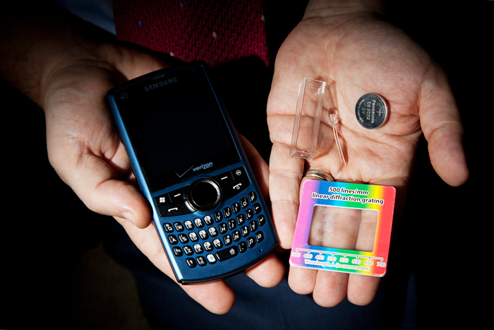 Okazuje się, że do budowy spektrofonometru wystarczy kilka niedrogich części i telefon komórkowy.