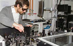 Andrea Cavalleri wykorzystał laser do stworzenia nadprzewodnika