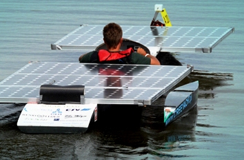 Solarna łódka Fiten Solar Team na targach żeglarskich Wiatr i Woda 2011