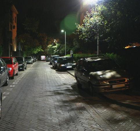 Ulica Calinescu w Warszawie oświetlona LED’owymi oprawami ulicznymi z rodziny CitySoul.