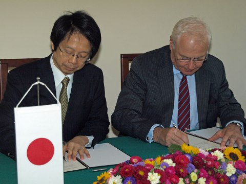 Hideo Hato, prezes NEDO i Andrzej Kraszewski, minister środowiska