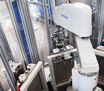 ASTOR podpisał kontrakt z firmą EPSON na dystrybucję robotów SCARA