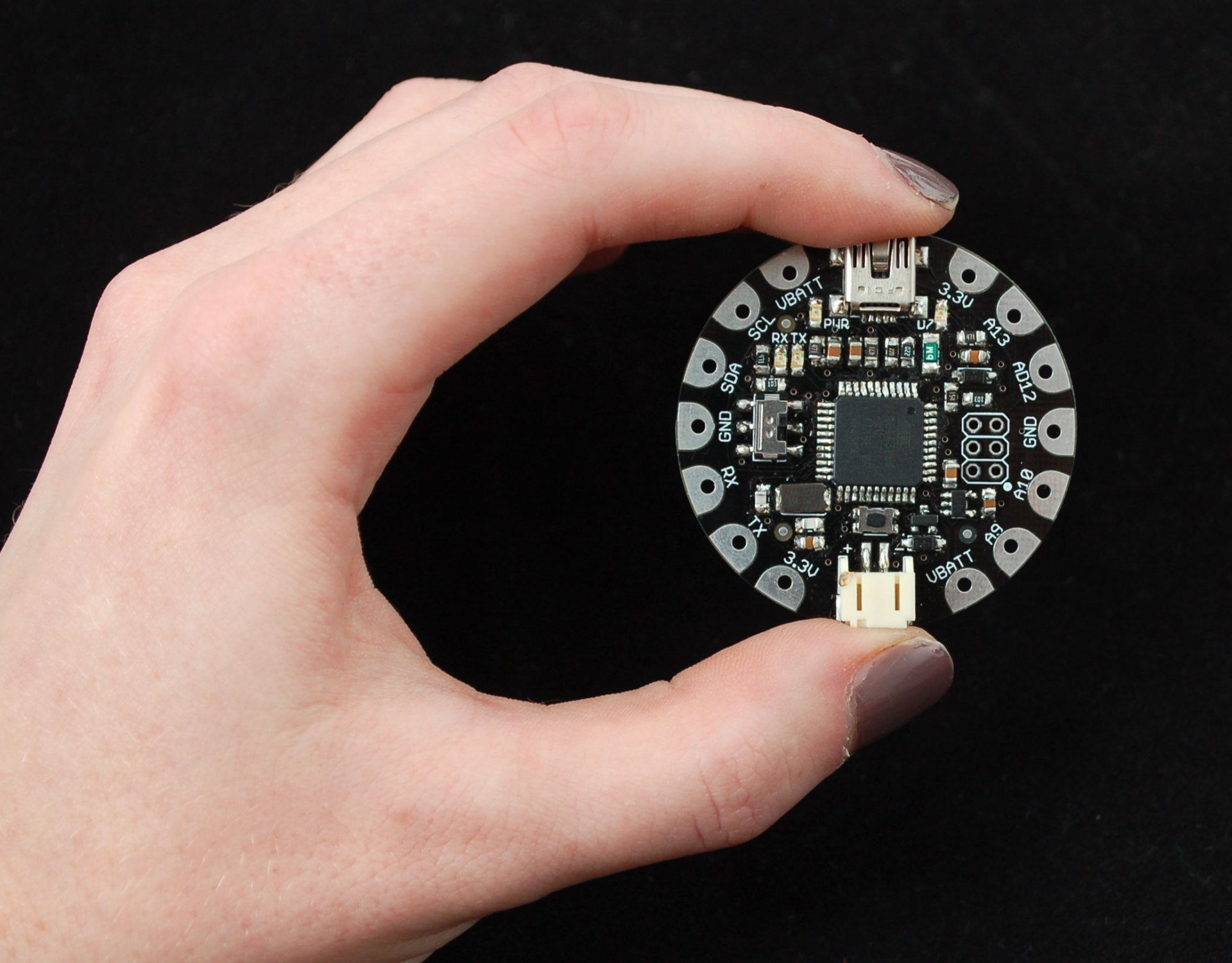 Możliwość zaprojektowania własnego urządzenia „wearable” przy użyciu nowego zestawu FLORA Adafruit