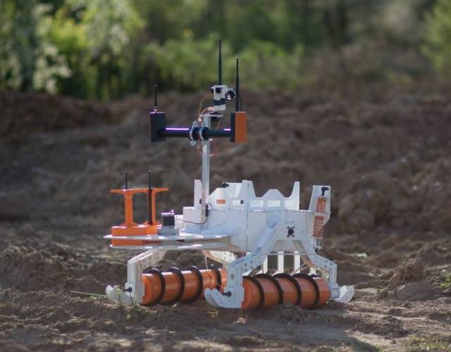 Robot RECON nagrodzony na wystawie iCAN