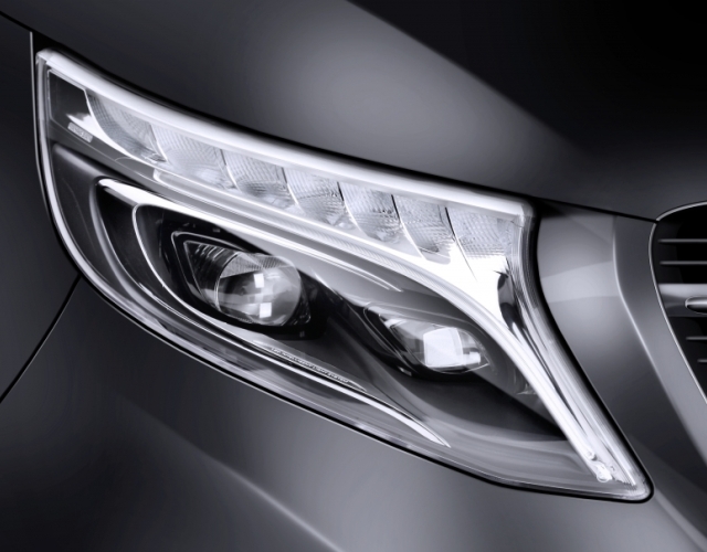 Hella wyposaża pierwszego minivana w światła LED