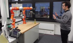 Sterowanie robotem Roki za pomocą Microsoft Kinect