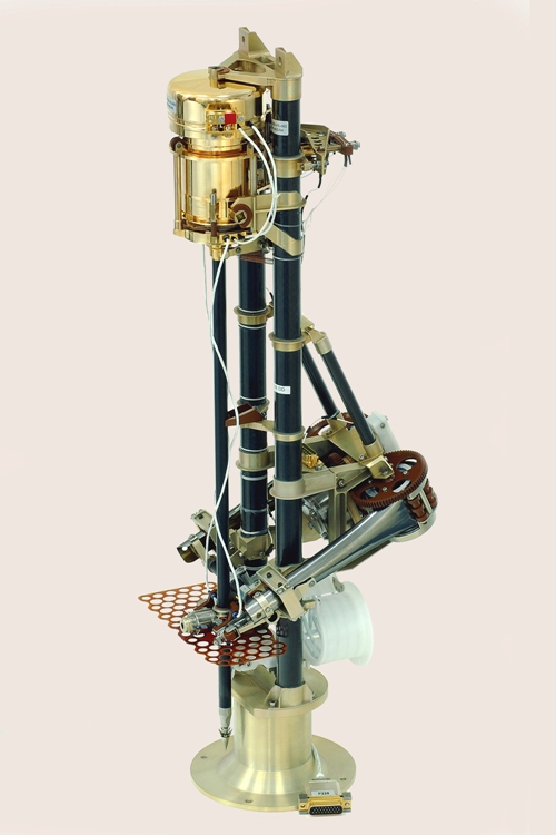 Geologiczny penetrator MUPUS lądownika Philae wbije się w powierzchnię komety 67P/Czuriumow-Gierasimienko. Elementy  penetratora zyskały swe właściwości mechaniczne dzięki nowatorskim metodom inżynierii powierzchni, rozwijanym na Wydziale  Inżynierii Materiałowej Politechniki Warszawskiej.