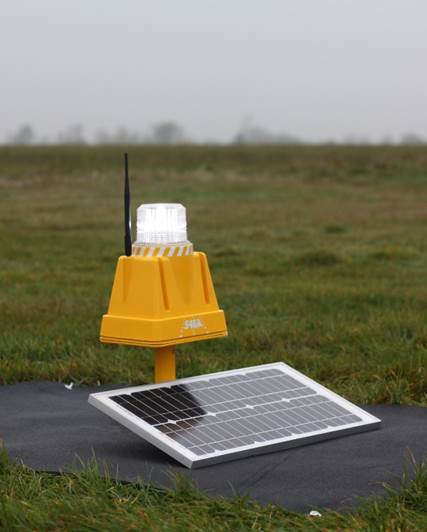 Inteligentne lampy solarne sterowane radiowo to rozwiązanie podnoszące funkcjonalność wielu „mniejszych” lotnisk oraz popularyzujące latanie, dlatego też zespół Solutions4GA postanowił zainwestować w system oświetlenia lotnisk z segmentu GA.