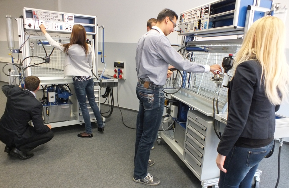 Nowe laboratorium szkoleniowe w firmie Bosch Rexroth Sp. z o. o.
