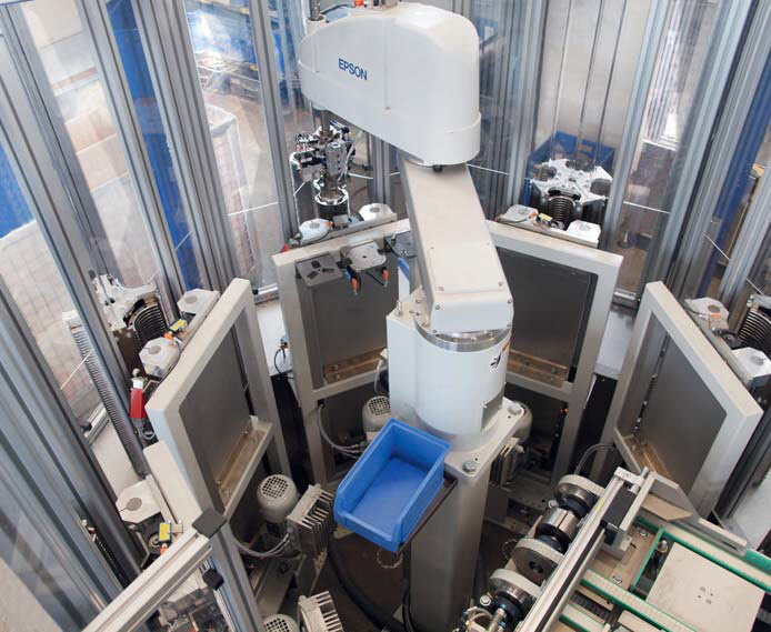 Robot Epson SCARA G3 wyposażony w głowice do montażu