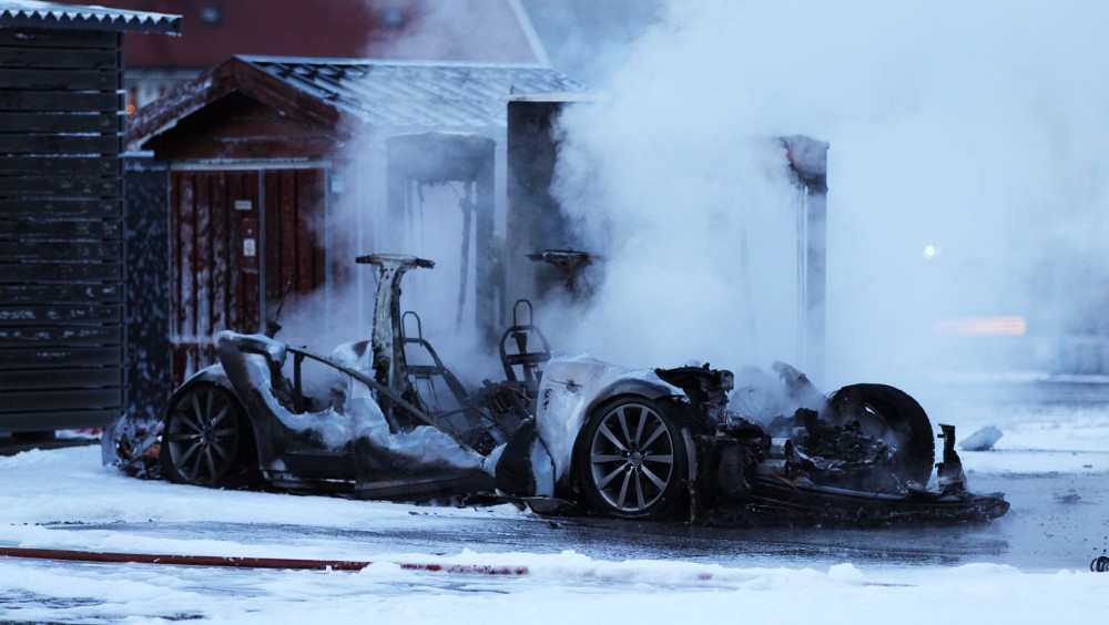 Tesla S spłonęła podczas ładowania w Norwegii