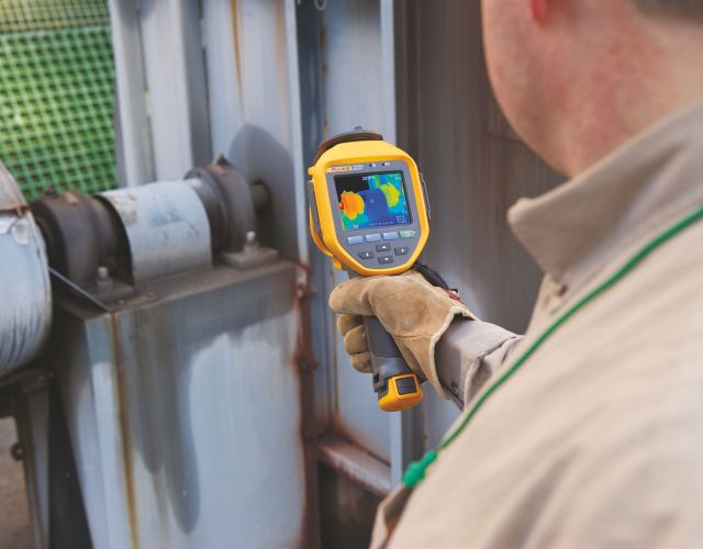 Kamera termowizyjna Fluke Ti450 FC z nowym systemem MultiSharp Focus