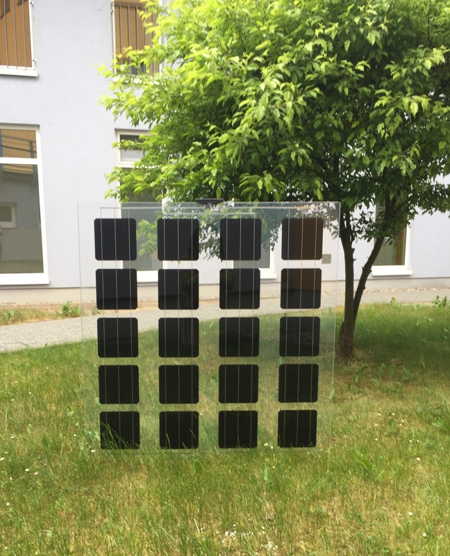 Nowy moduł fotowoltaiczny szyba-szyba na wystawie Intersolar