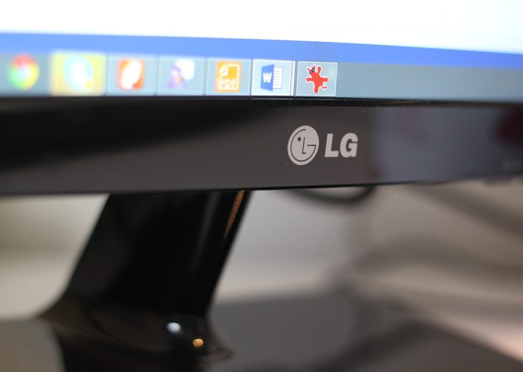 LG monitor 24 cale