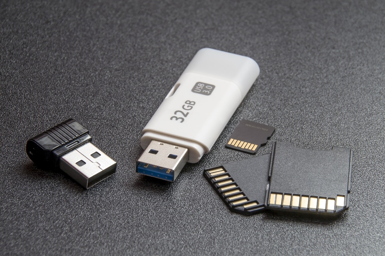 Jak podłączyć pendrive do telewizora? Poradnik